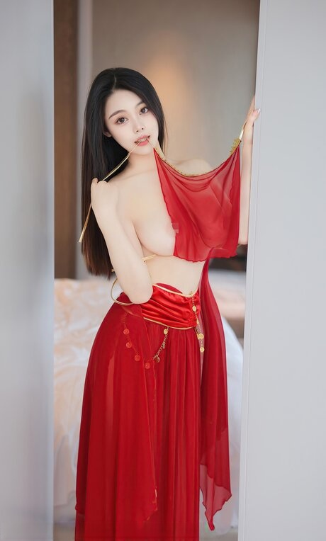 Captivating Cleo gallery 3